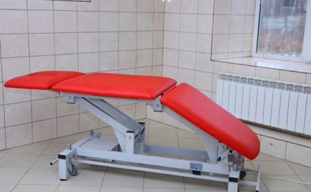 Стол массажный терапевтический «КИНЕЗО-ЭКСПЕРТ» СМТ-«Кинезо-Эксперт»-3 3-секционный, 4 колеса и 4 ножки