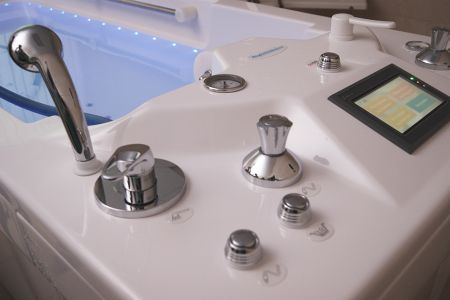 Комплекс физиотерапевтический «Атланта» (с электронной системой подводного горизонтального вытяжения позвоночника)