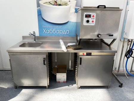 Кухня для подготовки фангопарафина ГФ-2-60 (Комплектация: котел для фангопарафина ГФ-2-60, рабочий стол двухсекционный с двумя шкафами с дверцами)
